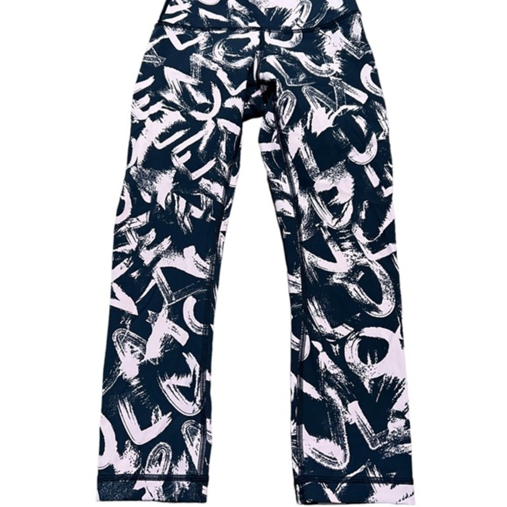 LuluLemon Black and cream Cropped Workout Leggings Size 2